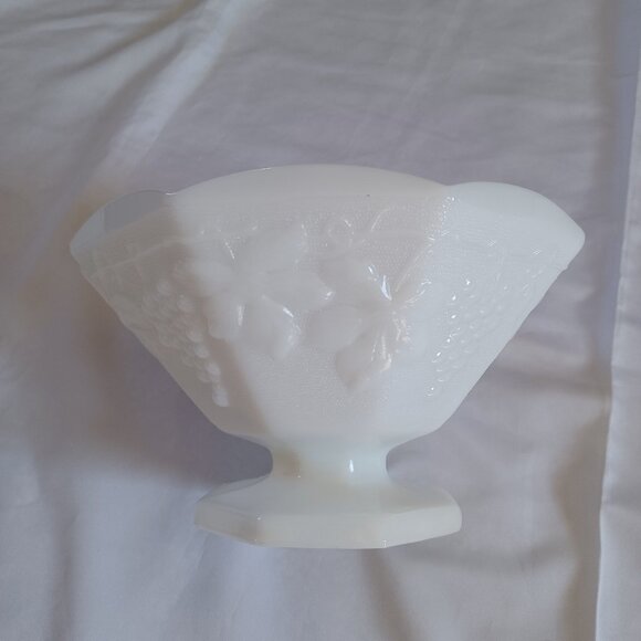 Vintage Anchor Hocking Milk Glass Footed Serving Bowl Pedestal White Planter - Picture 2 of 10